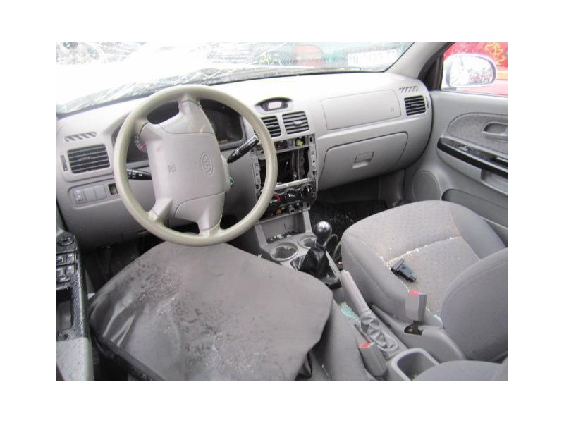 kia rio del año 2004