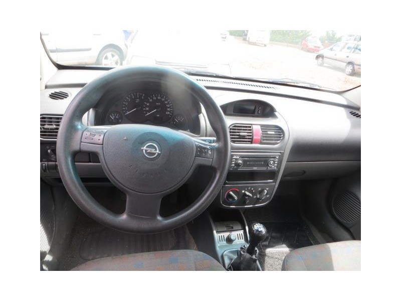 opel corsa del año 2002