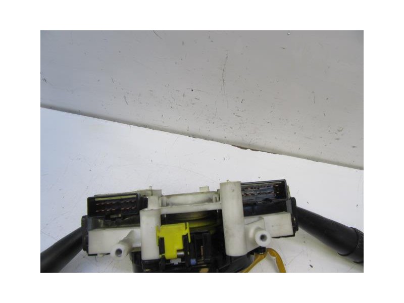 Recambio de mando luces y limpias : hyundai matrix : 1.6 g (103cv) [2006] para hyundai matrix 1.6 g referencia OEM IAM H0693400-