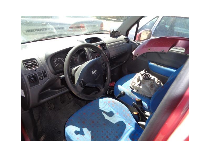 opel agila del año 2000