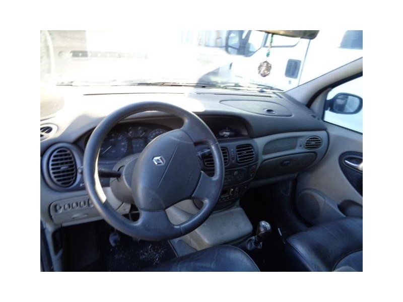 renault scenic del año 2003