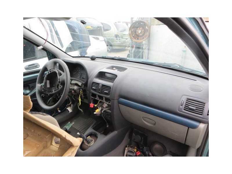 renault clio del año 2004