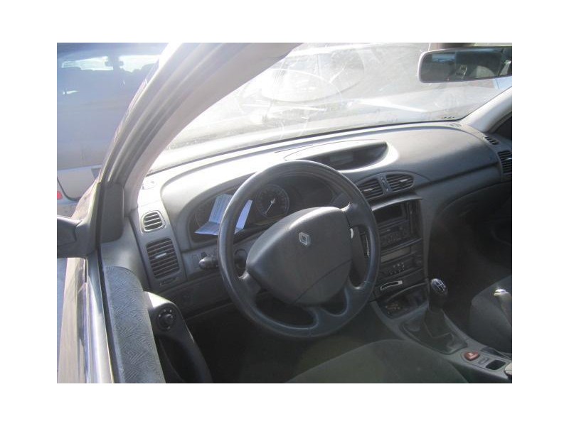 renault laguna del año 2001