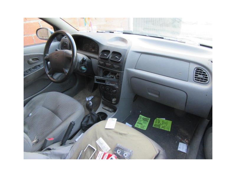 kia rio del año 2002