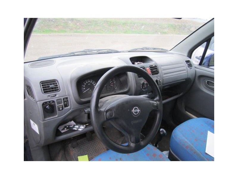 opel agila del año 2001