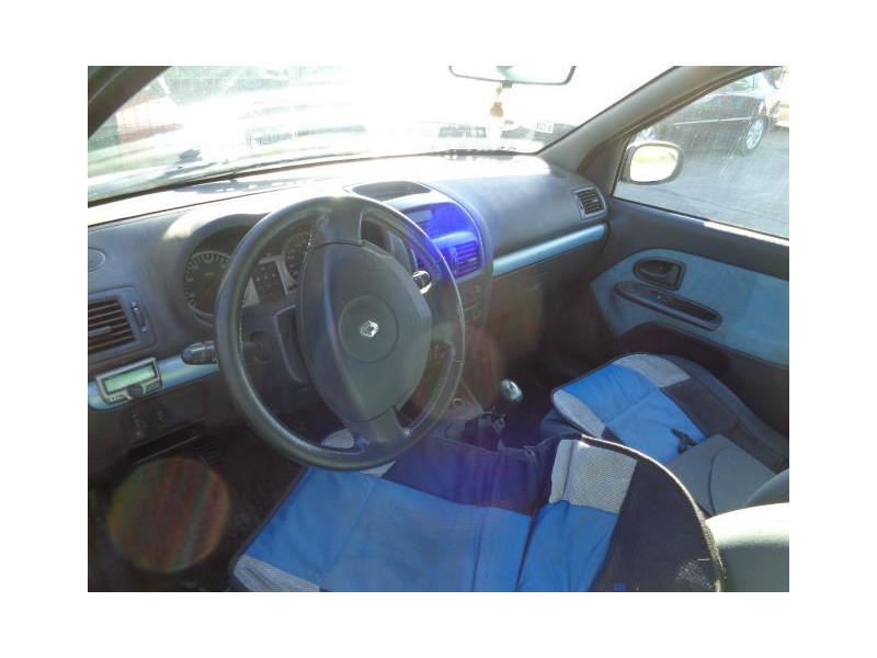 renault clio del año 2002