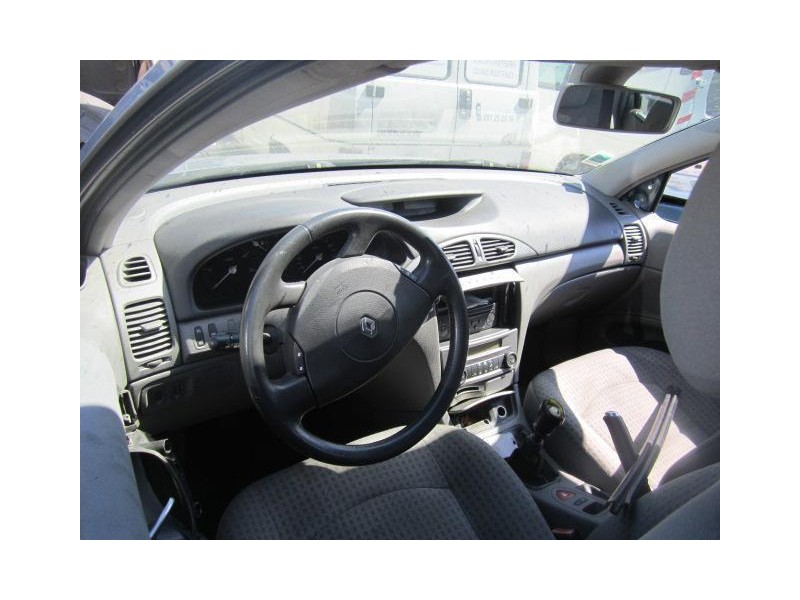 renault laguna del año 2004