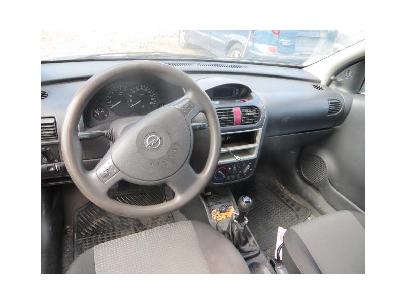 opel corsa del año 2004