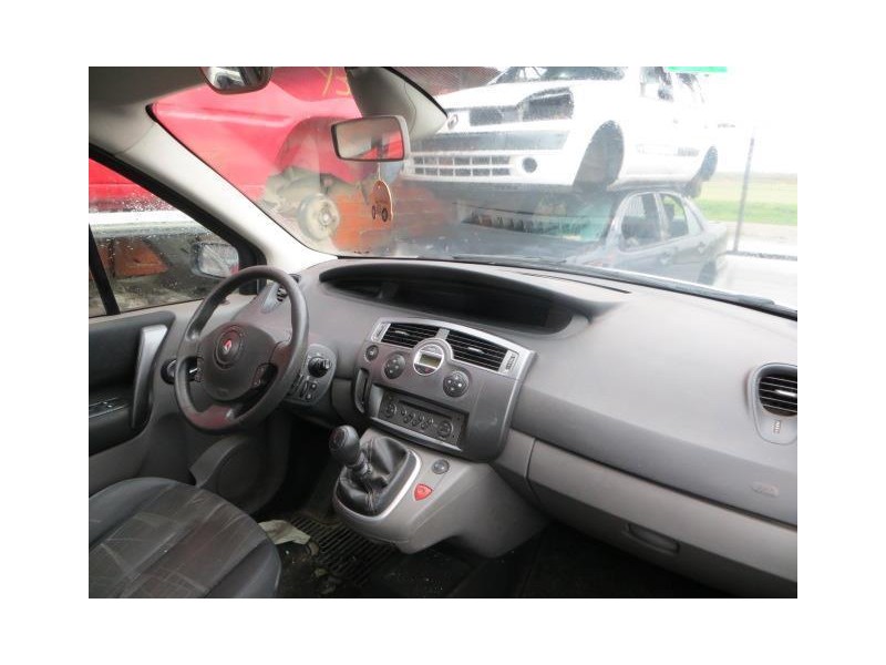 renault scenic del año 2005