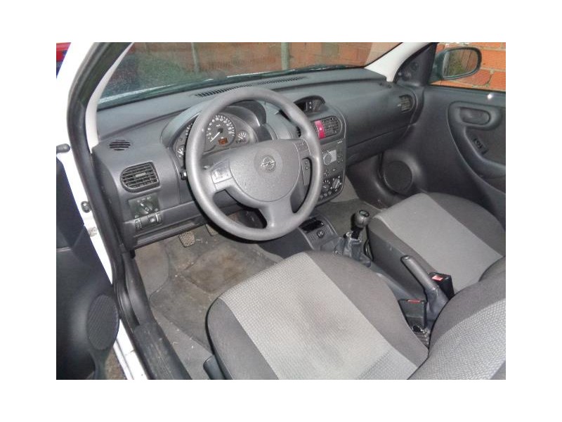 opel corsa del año 2004