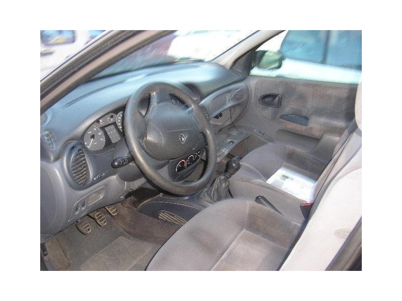 renault megane del año 2000 renault megane del año 2000