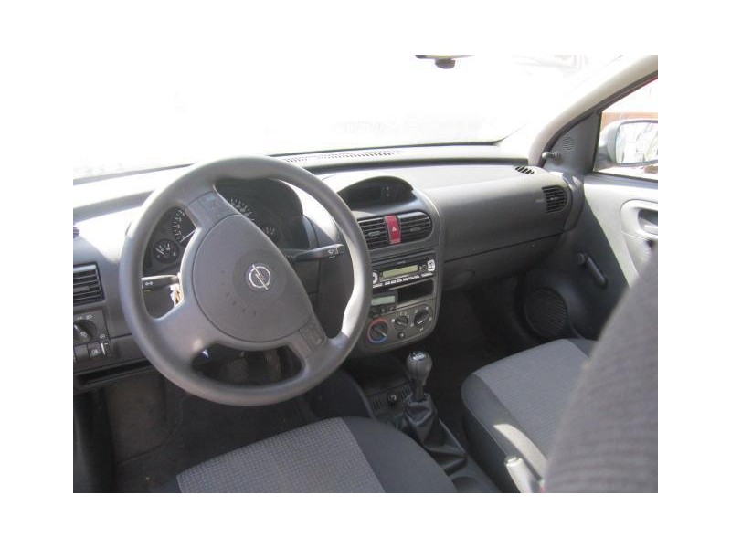 opel corsa del año 2006