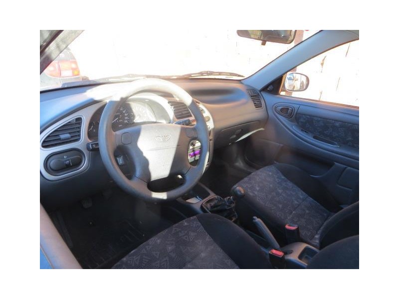 daewoo lanos del año 2002