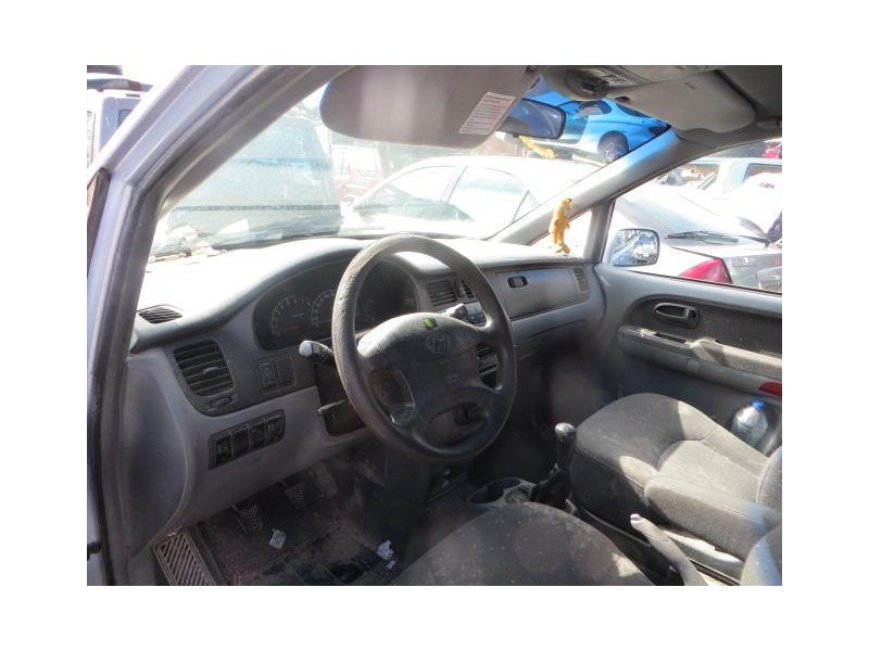 hyundai trajet del año 2002