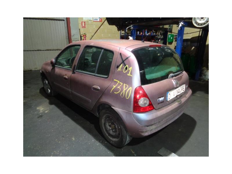 renault clio del año 2001