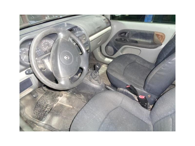 renault clio del año 2001