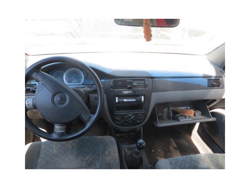 daewoo nubira del año 2003