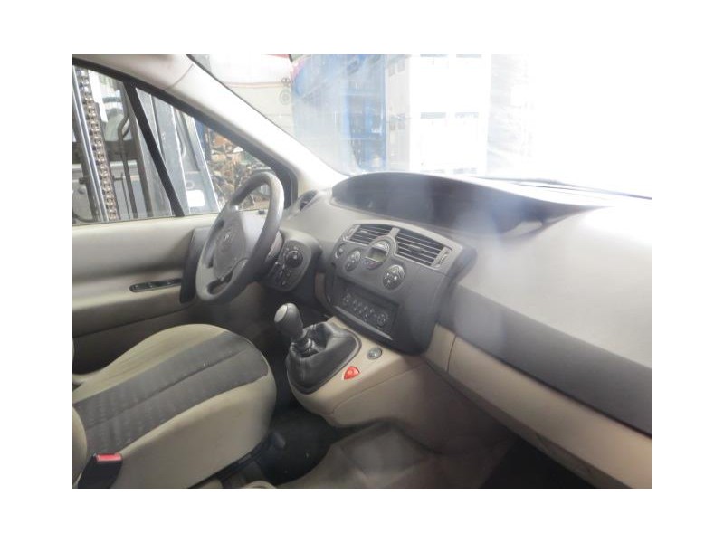 renault scenic del año 2006