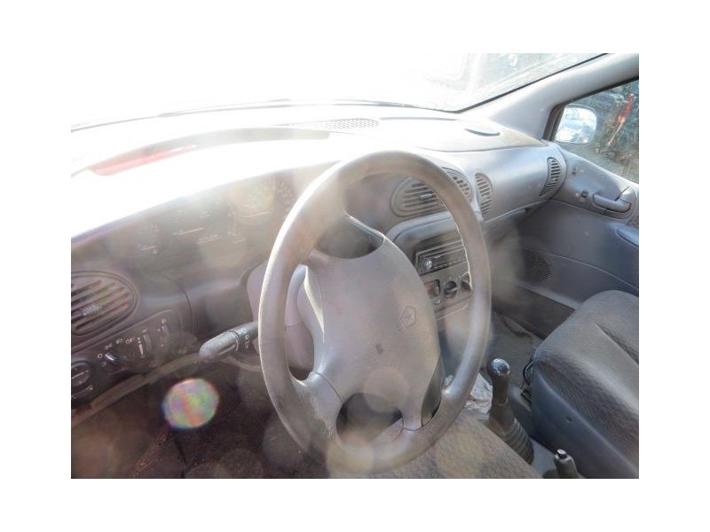 chrysler voyager del año 2001