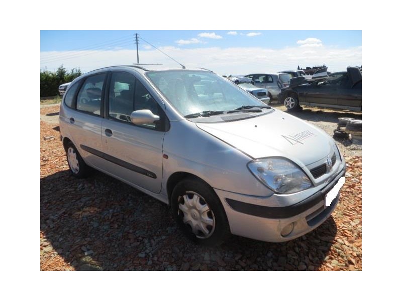 renault scenic del año 2001