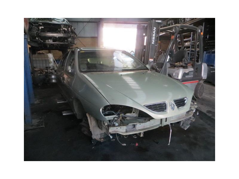 renault megane del año 2001