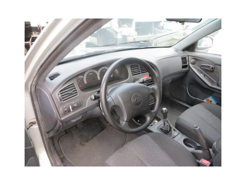 hyundai elantra 1.6 g (107,41cv del año 2002