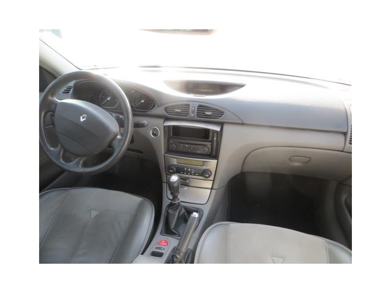 renault laguna del año 2002
