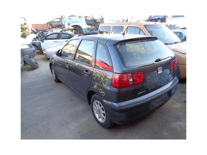 seat ibiza del año 2000