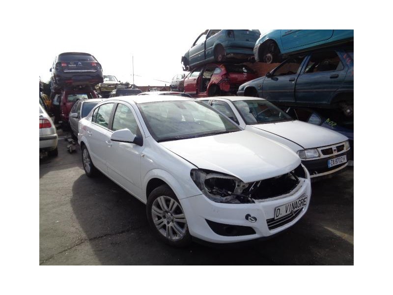 opel astra del año 2011