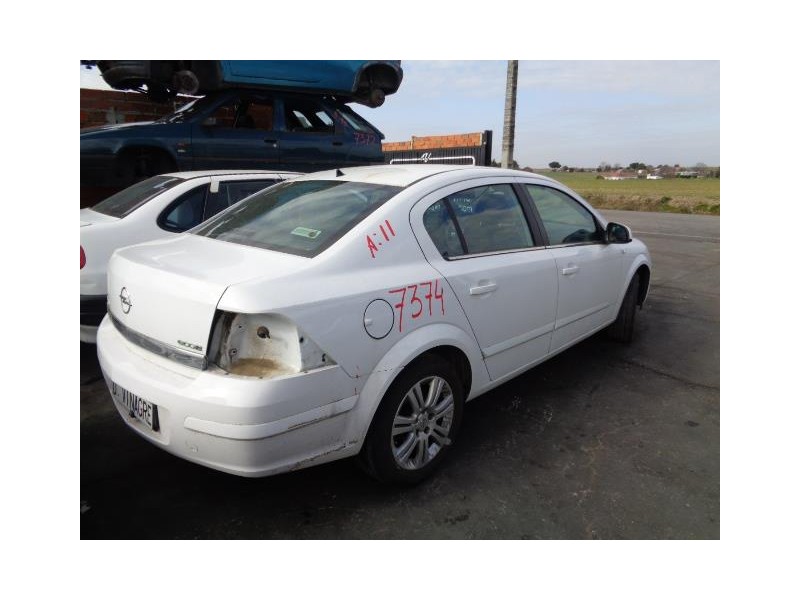 opel astra del año 2011
