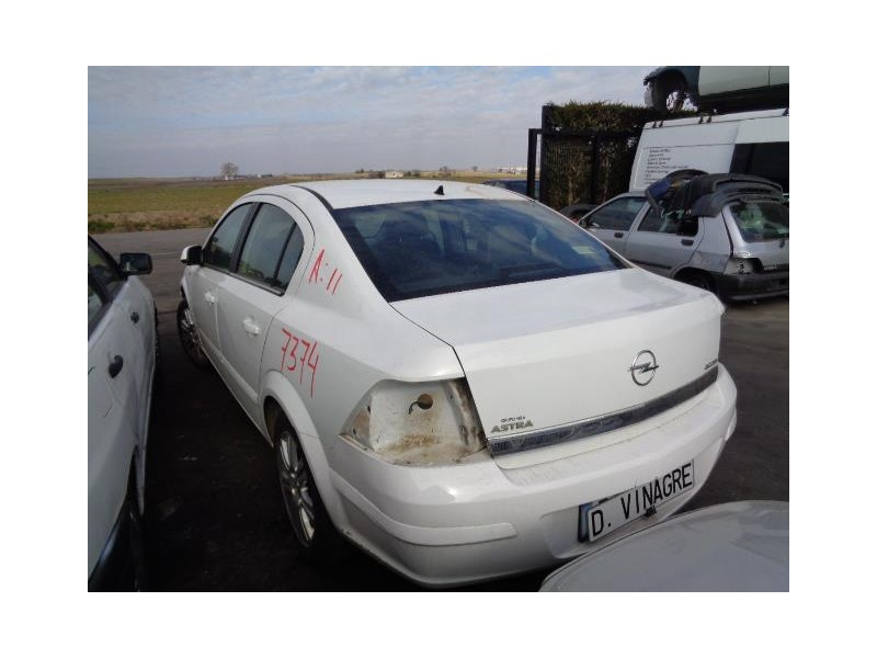 opel astra del año 2011