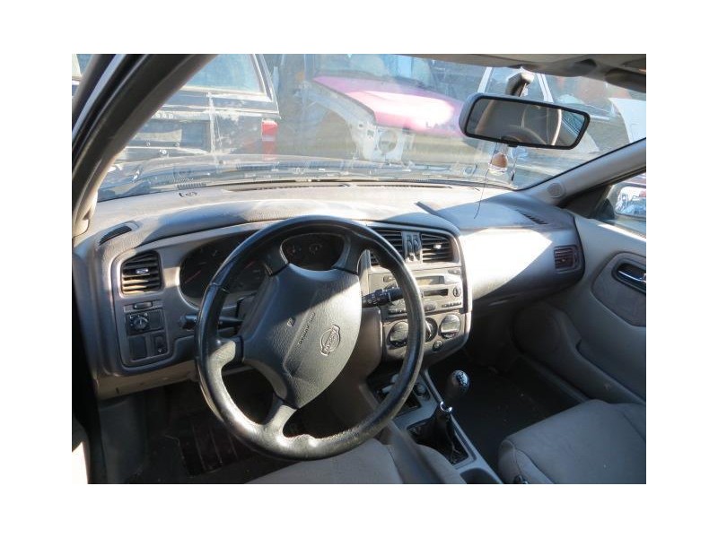 nissan primera del año 2000