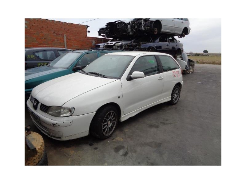seat ibiza del año 2002