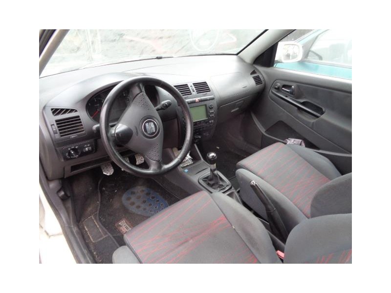 seat ibiza del año 2002