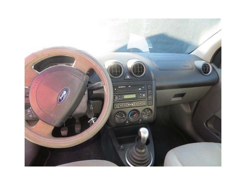 ford fiesta del año 2003