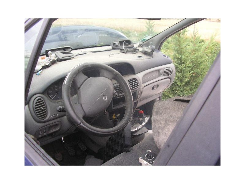 renault scenic del año 2000