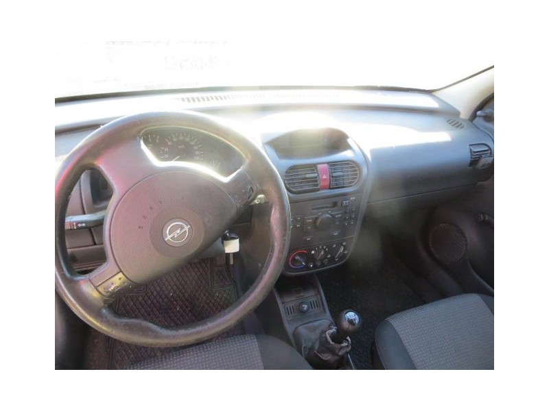 opel corsa del año 2005