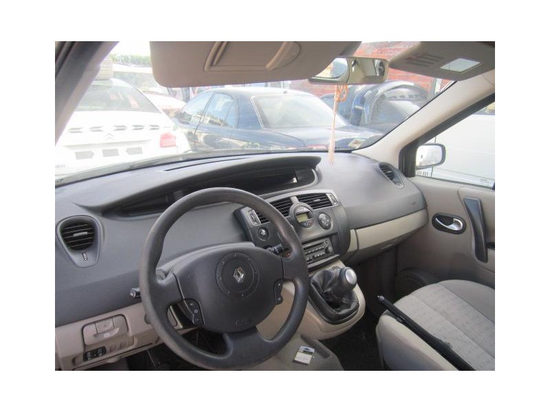 renault scenic del año 2005