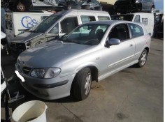 nissan almera del año 2001