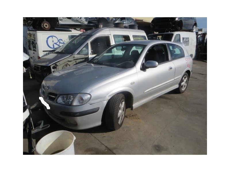 nissan almera del año 2001