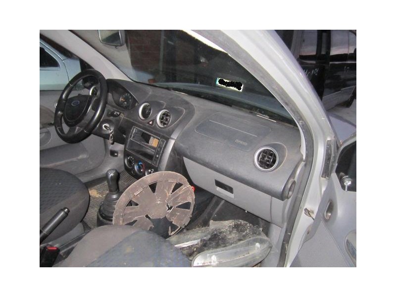 ford fiesta del año 2002