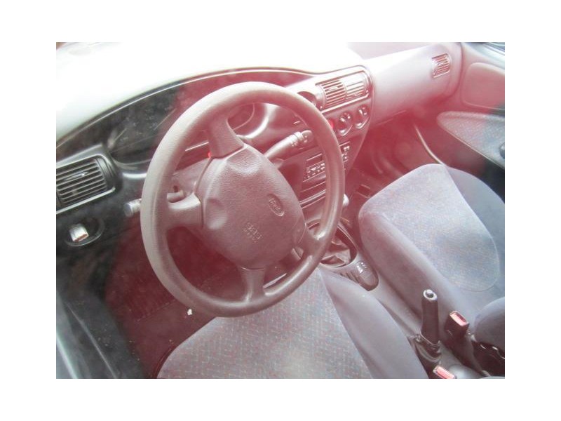 ford escort del año 2001