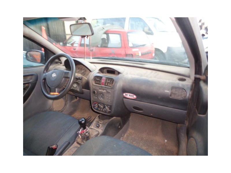 opel corsa del año 2001