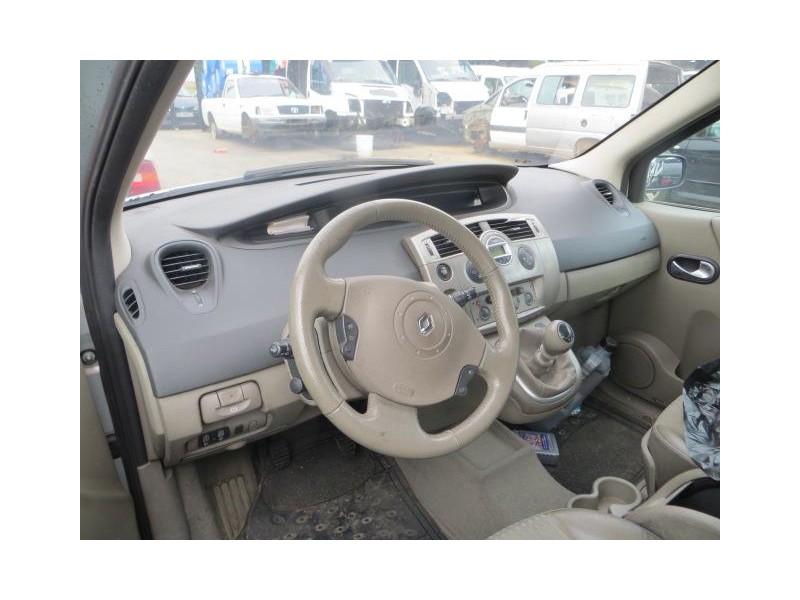 renault scenic del año 2004