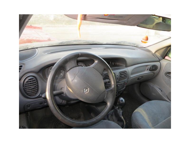 renault megane del año 2001