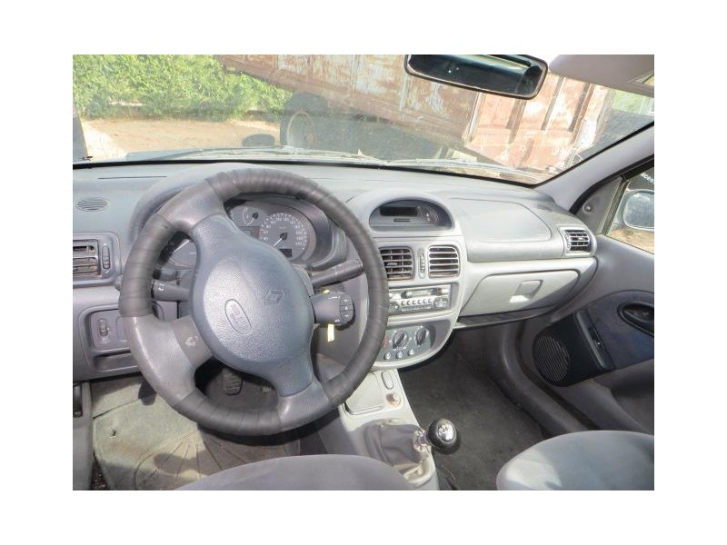 renault clio del año 1999