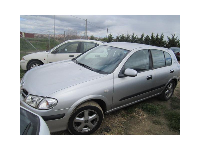 nissan almera del año 2000