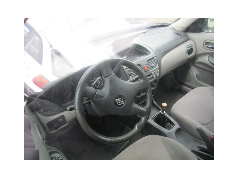 nissan almera del año 2000