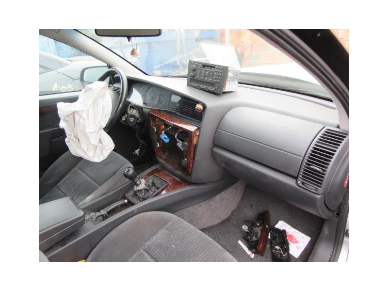 opel omega del año 2001