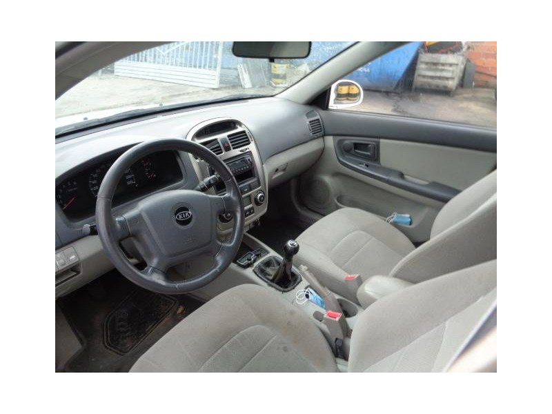 kia cerato del año 2004